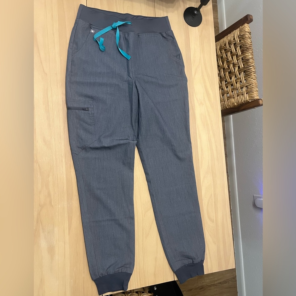 FIGS Charcoal, Zamora, high rise scrub pant